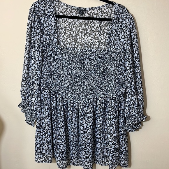 Torrid size 3 BLACK & WHITE FLORAL CHIFFON SMOCKED BABYDOLL BLOUSE - Picture 4 of 7